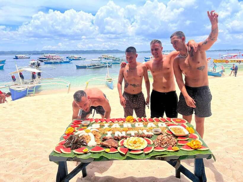 SIARGAO: PRIVATE ISLAND HOPPING GUYAM, DAKU AND NAKED ISLAND - Guyam Island: your first hour by the sea