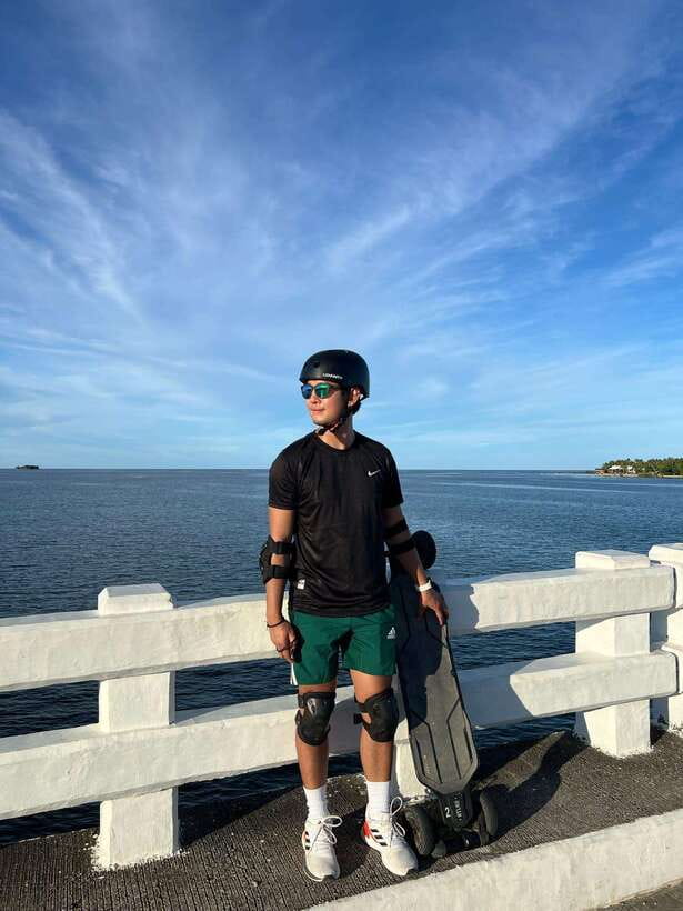 Siargao : Sunset 2 Hours Guided Electric Skate Experience - The first coastal run toward Catangnan Bridge