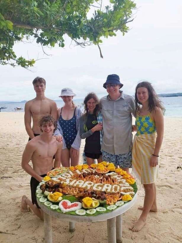 Siargao:Tri Island Hopping Naked Island, Daku, Guyam w/Lunch - What the $52 price really covers