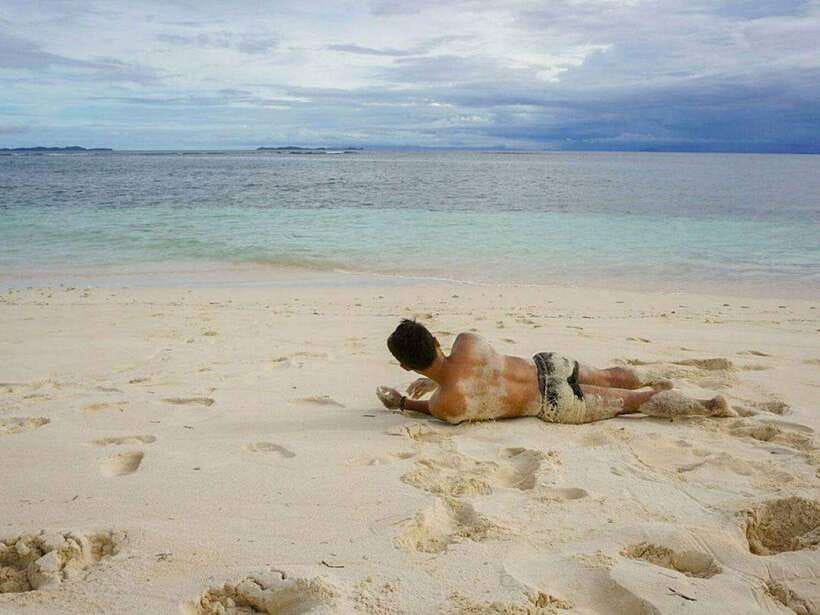Siargao:Tri Island Hopping Naked Island, Daku, Guyam w/Lunch - Guyam Island: palms, coral rock, and easy photographs
