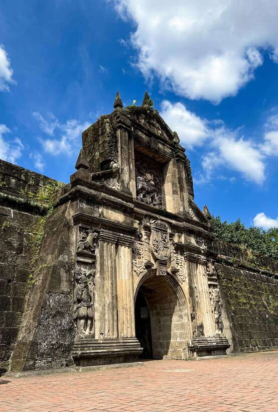 Solo Traveler Friendly Manila Walk w/ Mobile Photography - Why This Tour Works So Well for Solo Visitors