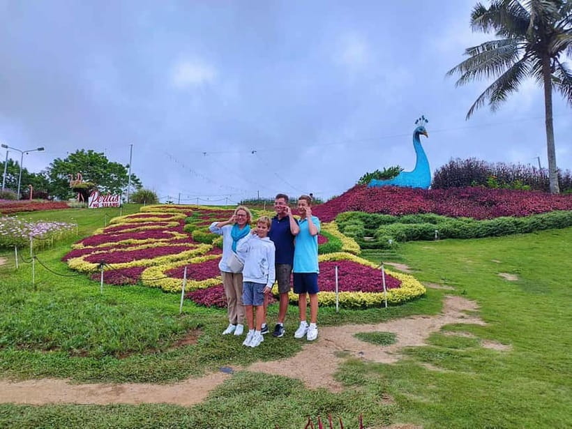 Tagaytay: Taal Volcano Tagaytay Private Tour w/Jeepney Ride - Lunch and the midday pace